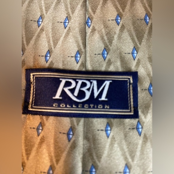 RBM Collection Tie Mens Gold & Blue Geometric 100% Silk Necktie - Picture 3 of 5